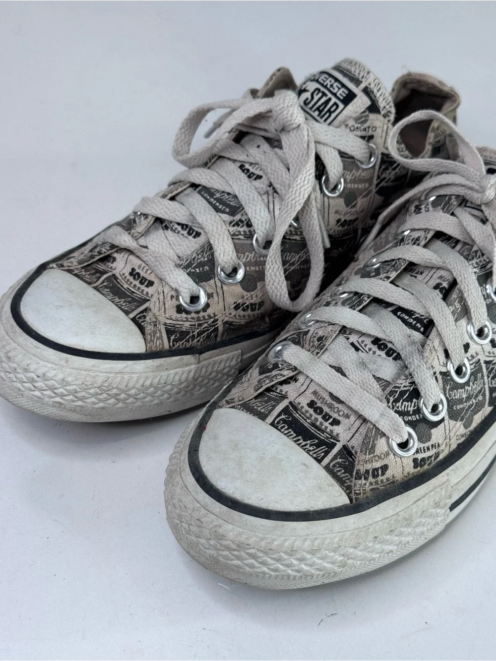 Converse Low Top Sneakers in Grey and Andy Warhol Campbells Soup print size 5